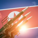 Corea del Nord, raffica di missili mentre Trump cerca Kim